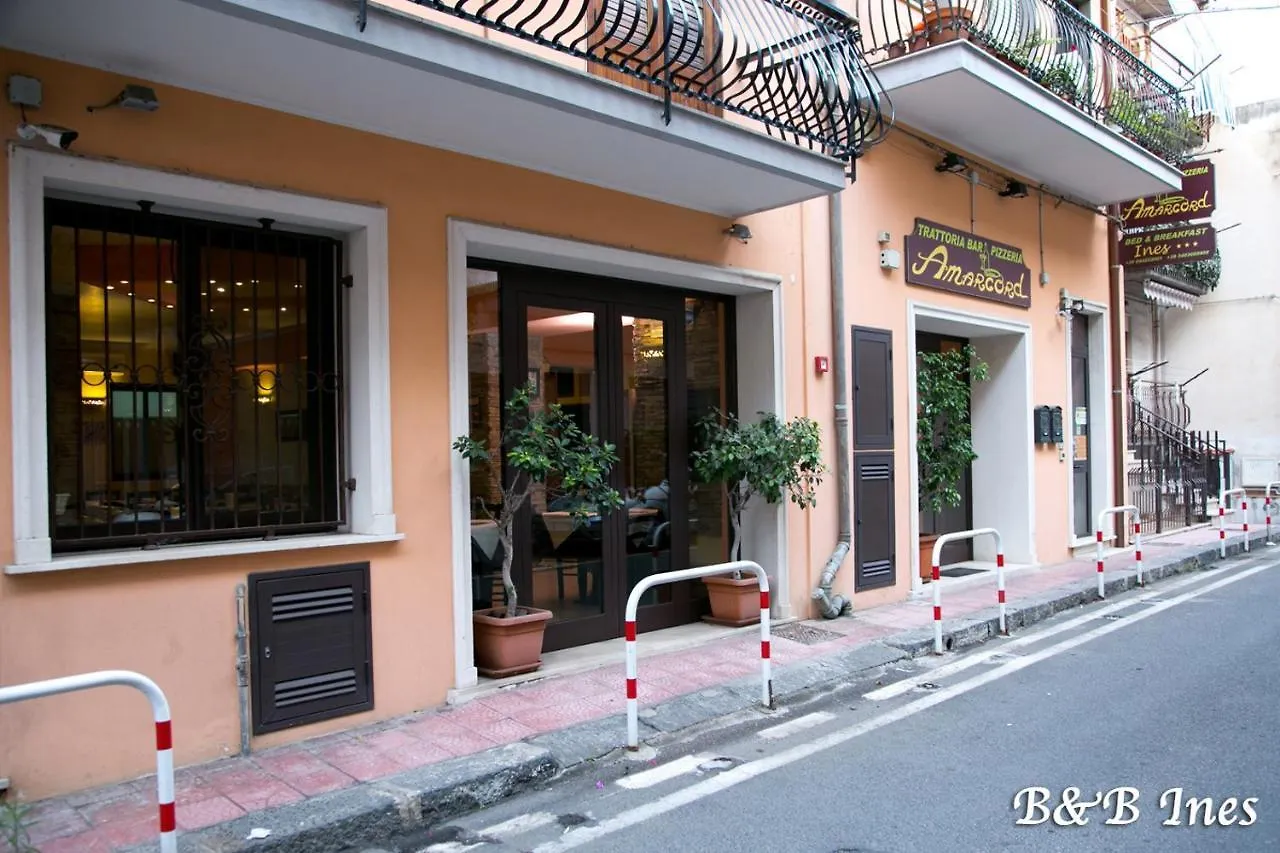 Ines Bed And Breakfast Giardini-Naxos Couette-café